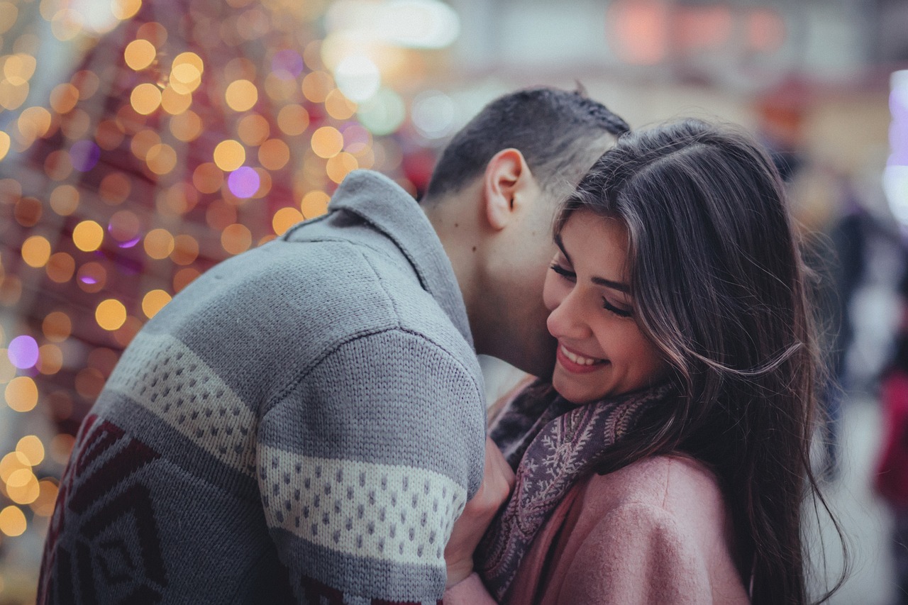 Cum să planificați o ieșire romantică după nașterea bebelușului