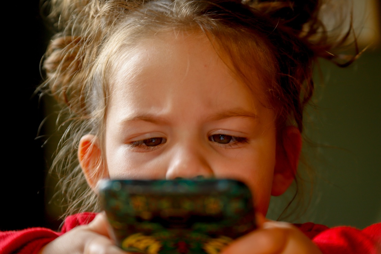 Impactul utilizării excesive a telefoanelor mobile asupra copiilor
